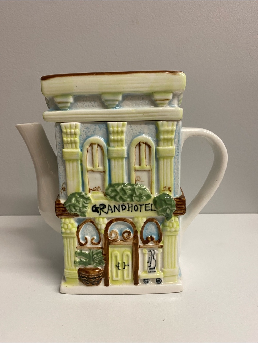 Ceramic Building-Shaped Teapot in Cream and Brown